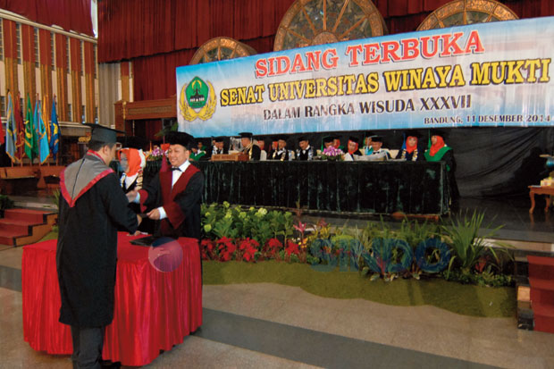 486 Lulusan Universitas Winaya Mukti Diwisuda